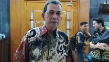 Foto: Sabar M. Simamora, S.H., M.H., Kuasa Hukum Direktur Utama PT Kebun Tebu Mas, Ali Sanjaya saat Wawancara di Pengadilan Negeri Jakarta Pusat, Selasa (7/10/2025). (Dok-Okj/Fahmy)