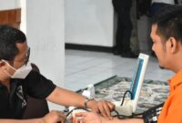 Foto: Aktivis Gejayan Memanggil Syahdan Husein menjalani cek kesehatan di Bidang Kedokteran dan Kesehatan Polda Metro Jaya. (Dok-Polda Metro Jaya)