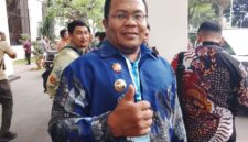 Foto: Wali Kota Sabang, Zulkifli H. Adam., usai menghadiri Rapat Koordinasi Nasional (Rakornas) Tim Percepatan Akses Keuangan Daerah (TPAKD) bertema “Memperkuat Ketahanan Ekonomi Nasional Melalui Peningkatan Akses Keuangan Daerah” yang digelar di Balai Kartini, Jakarta, Jumat (10/10/2025). (Dok-Okj/Fahmy)