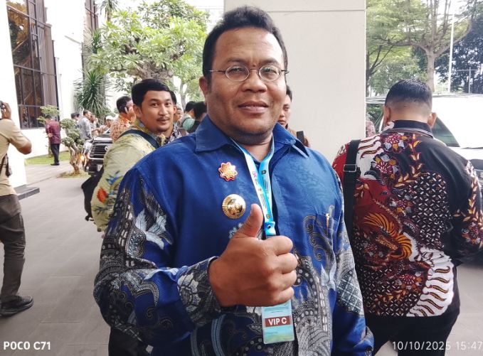 Foto: Wali Kota Sabang, Zulkifli H. Adam., usai menghadiri Rapat Koordinasi Nasional (Rakornas) Tim Percepatan Akses Keuangan Daerah (TPAKD) bertema “Memperkuat Ketahanan Ekonomi Nasional Melalui Peningkatan Akses Keuangan Daerah” yang digelar di Balai Kartini, Jakarta, Jumat (10/10/2025). (Dok-Okj/Fahmy)