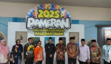 Foto: Pameran Internasional Kaligrafi Islam 2025 resmi dibuka dan menjadi salah satu agenda istimewa dalam rangkaian Seleksi Tilawatil Qur’an dan Hadis (STQH) Nasional ke-28. Acara bergengsi ini menghadirkan lebih dari 200 karya kaligrafi dari 50 negara, menjadikan Kendari pusat perhatian dunia Islam selama sepekan ke depan, di Gedung UPTD Museum dan Taman Budaya Sulawesi Tenggara (Sultra). (Dok-Istimewa)