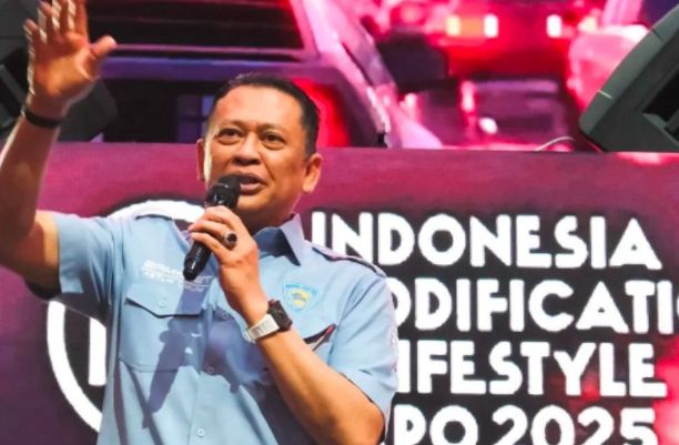 Foto: Ketua MPR RI ke-15 sekaligus Ketua Dewan Pembina Ikatan Motor Indonesia (IMI), Bambang Soesatyo, memberikan apresiasi tinggi terhadap suksesnya penyelenggaraan Indonesia Modification & Lifestyle Expo (IMX) 2025 yang digelar di Jakarta Convention Center (JCC), 10–12 Oktober 2025. (Dok-Istimewa)