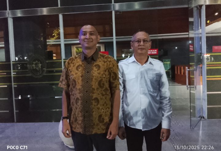 Foto: Kuasa hukum terdakwa Danny Praditya, FX L. Michael Shah, SH, (kiri). Sofyan Maulana SH, (kanan). (Dok-Okj/Fahmy Nurdin)