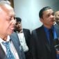Foto: Kuasa hukum PT WKM, Prof. Dr. Otto Cornelis Kaligis, S.H., M.Hum., LL.M. (kiri), Dr. Rolas Budiman Sitinjak, S.H., M.H., (kanan). (Dok-Okj/Fahmy Nurdin)