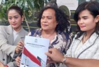 Foto: Deolipa Yumara, Kuasa Hukum Mayjen TNI (Purn) Adam Rachmat Damiri usai Menyerahkan PK di Pengadilan Negeri Jakarta Pusat, Kamis (16/10/2025). (Dok-Istimewa)