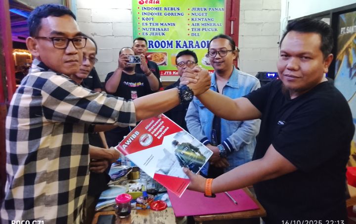 Foto: Pengukuhan AWIBB DPD DKI Jakarta oleh Ketua Umum AWIBB Dika Mahaputra, di Jakarta Pusat, Kamis (16/10/2025). (Dok-Okj/Fahmy Nurdin)