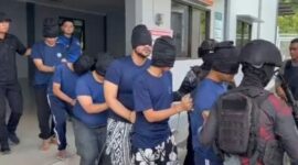 Foto: Sebanyak enam warga binaan berstatus high risk, termasuk artis Ammar Zoni, resmi dipindahkan ke Lapas Super Maksimum Security di Nusakambangan, Cilacap, Jawa Tengah. (Dok-Ditjenpas Kemen Imipas)