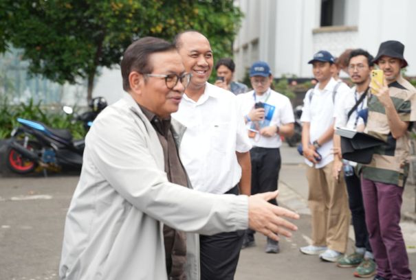 Foto: Gubenur DKI Jakarta, Pramono Anung didampingi Wali Kota Jakarta Barat, Uus Kuswanto saat meninjau kawasan Kota Tua. (Dok-barat.jakarta.go.id)
