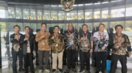 Foto: PWI & AJI Kedua organisasi profesi wartawan ini kompak menyampaikan pandangan bahwa ketentuan perlindungan bagi wartawan dalam Pasal 8 UU Pers sudah konstitusional, namun perlu diperkuat dalam pelaksanaannya agar lebih efektif di lapangan. (Dok-Istimewa)