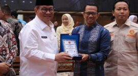 Foto: Gubernur DKI Jakarta Pramono Anung (kiri). (Dok-Istimewa)