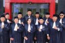 Foto: Pengadilan Tinggi Bandung resmi melantik dan mengambil sumpah sebanyak 214 calon advokat dari 12 organisasi advokat pada Kamis (30/10/2025). (Dok-Istimewa)