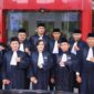 Foto: Pengadilan Tinggi Bandung resmi melantik dan mengambil sumpah sebanyak 214 calon advokat dari 12 organisasi advokat pada Kamis (30/10/2025). (Dok-Istimewa)