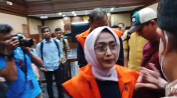 Foto: Ira Puspadewi, mantan Direktur Utama ASDP usai Jalani Sidang Tuntutan di Pengadilan Tipikor pada Pengadilan Negeri Jakarta Pusat, Kamis (30/10/2025). (Dok-Okj/Fahmy Nurdin)