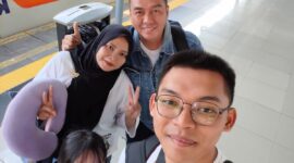Foto: Helmi AR, Mustanginah, Yoga Stevian dan Faranisa Amelia Putri.