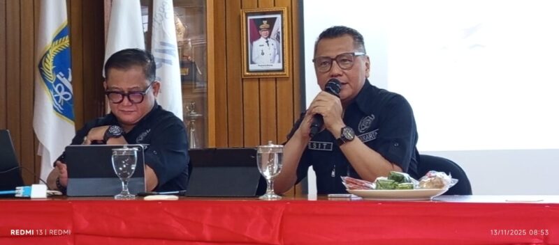 Foto: Ketua PWI Jaya Kesit Budi Handoyo bersama Sekertaris PWI Jaya Arman Suparman.