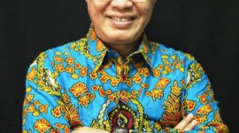 Foto: Ir. H. Indra Utama sebagai Komisaris Independen melalui Rapat Umum Pemegang Saham Luar Biasa (RUPSLB).