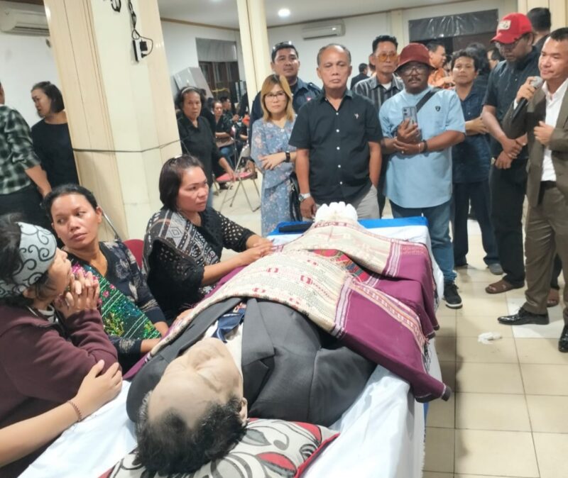 Foto: Jenazah akan diterbangkan ke tanah kelahirannya di Harianboho.