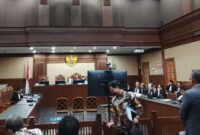 Foto: Prof Hadi Subhan saat Meninggalkan ruang sidang Tipikor pada Pengadilan Negeri Jakarta Pusat, Jumat (7/11/2025). (Dok-Okj/Fahmy Nurdin)