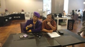 Foto: Firdaus Oiwobo Didampingi Kuasa Hukum Deolipa Yumara. (Dok-Okj/Fahmy Nurdin) 