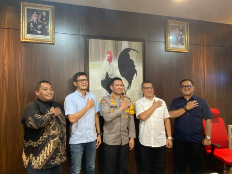Foto: Kabid Humas Polda Metro Jaya Kombes Pol Budi Hermanto menerima Ketua PWI Jaya dan Forum Wartawan Polri (FWP) dalam pertemuan koordinasi pelaksanaan Uji Kompetensi Wartawan (UKW), Rabu (3/12/2025).