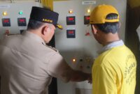 Foto: Drs. Arifin M.AP tinjau Langsung Pompa Air.