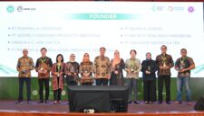 Perusahaan Perbekalan Kesehatan Rumah Tangga Indonesia (PEKERTI) menggelar PEKERTI CEO Forum 2025 sebagai ruang strategis bagi para pemimpin perusahaan untuk membahas arah kebijakan dan masa depan industri Perbekalan Kesehatan Rumah Tangga (PKRT)