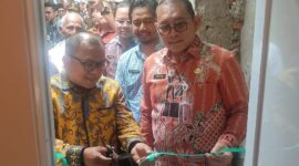 Foto: Arifin Wali Kota Jakarta Pusat Resmikan Rumah Dhuafa yang selesai di Bedah.