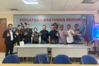 Foto: Ketua PWI Jaya bersama Jajarannya dan Jajaran Menejemen Hotel 88 62 
