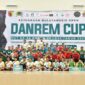 Foto: Para peserta, panitia, dan para juara Kejuaraan Bulutangkis Open Danrem Cup berpose bersama usai penutupan kegiatan di Gedung Serbaguna Graha Gista Jaya, Ponorogo.