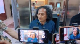 Mantan Gubernur Jawa Barat Ridwan Kamil dikabarkan tengah menghadapi gugatan cerai yang diajukan oleh istrinya ke Pengadilan Agama.