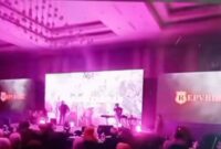 Foto: Penampilan Band Republik yang diduga menjadi bagian dari rangkaian acara rakor Pemkab Tangerang di Bandung. (Foto: 1st)