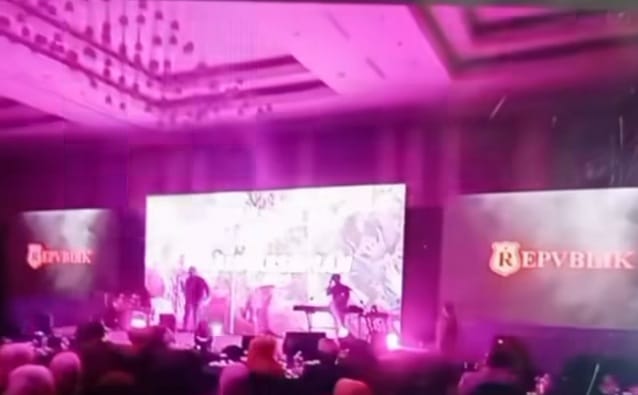 Foto: Penampilan Band Republik yang diduga menjadi bagian dari rangkaian acara rakor Pemkab Tangerang di Bandung. (Foto: 1st)