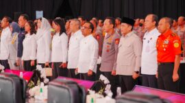 Menteri Koordinator Bidang Pembangunan Manusia dan Kebudayaan (Menko PMK) Pratikno menegaskan perayaan Natal 2025 dan Tahun Baru 2026 (Nataru) menghadapi tantangan yang lebih berat dibandingkan tahun-tahun sebelumnya.