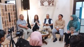 Sajian makanan khas Lebaran berpotensi berkurang pada Idul Fitri 2026 seiring lonjakan harga kelapa dan produk turunannya yang kian mengkhawatirkan.