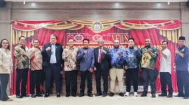 Foto: Sejumlah penerima Sorot News Golden Award 2025 berfoto bersama usai penganugerahan “Tokoh Motivator dan Inspirasi Negeri” di Aula Kampus Pascasarjana Universitas Pertahanan RI, Jakarta Pusat