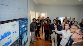 Menteri Pariwisata Widiyanti Putri Wardhana saat meninjau kesiapan Bandara Soekarno - Hatta jelang libur Nataru, Selasa (23/12/2025) - Foto: Humas Kemenpar