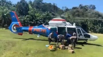 Foto: Helikopter Dauphin Polri Dukung Penanganan Banjir Agam.