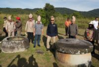 Menteri Kebudayaan Republik Indonesia Fadli Zon meninjau sejumlah situs megalitik di kawasan Lore Lindu, Kabupaten Poso, Sulawesi Tengah