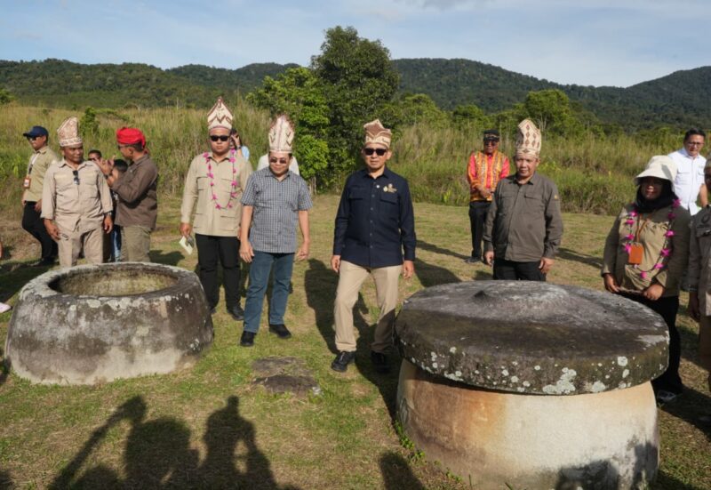 Menteri Kebudayaan Republik Indonesia Fadli Zon meninjau sejumlah situs megalitik di kawasan Lore Lindu, Kabupaten Poso, Sulawesi Tengah