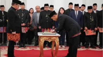 Foto: Gubernur Pramono Lantik Sekda Baru DKI Jakarta.