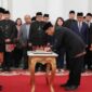 Foto: Gubernur Pramono Lantik Sekda Baru DKI Jakarta.