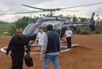 Foto: Pengusaha nasional James Riady (tengah) tiba di kawasan Situs Megalitikum Gunung Padang, Cianjur, Jawa Barat, menggunakan helikopter.