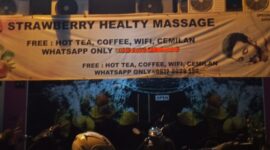 Foto: Spanduk Strawberry Healty Massage terpasang di ruko kawasan Gading Serpong, Kelapa Dua, Kabupaten Tangerang, Kamis (25/12/2025).