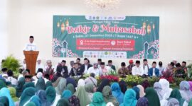 Foto: Wali Kota Administrasi Jakarta Timur, Munjirin, menghadiri Dzikir dan Muhasabah Munajat Akhir Tahun 2025 di Aula Masjid Baitushshidqi, PKP, Kecamatan Ciracas, Sabtu (27/12/2025).