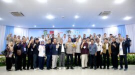 Foto: Para peserta foto bersama setelah mengikuti Uji Kompetensi Wartawan di Polda Metro Jaya.