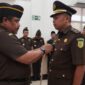 Foto: Dedy Priyo Handoyo, Kepala Kejaksaan Negeri Jakarta Timur resmi melantik Kepala Seksi Tindak Pidana Umum (Kasi Pidum) yang baru. Aji Rahmadi, SH., MH., dilantik dan diambil sumpah jabatannya pada Senin (1/12/2025). (Dok-Istimewa)