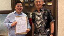 Foto: Ade Ratnasari mendampingi Budiman Tiang usai membuat laporan polisi di Bareskrim Polri, Senin (1/12/2025). (Dok-Istimewa)