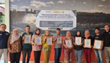 Foto: Maybank Syariah Indonesia melalui program Zakat, Infak dan Sedekah (ZIS) kembali menunjukkan komitmen kuatnya dalam membangun ekosistem halal nasional, Kamis (4/12/2025). (Dok-Istimewa)
