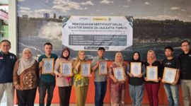 Foto: Maybank Syariah Indonesia melalui program Zakat, Infak dan Sedekah (ZIS) kembali menunjukkan komitmen kuatnya dalam membangun ekosistem halal nasional, Kamis (4/12/2025). (Dok-Istimewa)