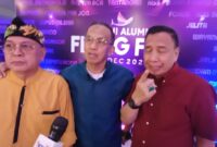Foto: Tiga komedian yang pernah menghiasi berbagai program hiburan di Indosiar terlihat menghadiri Reuni Akbar Flying Fish Alumni yang digelar di Plaza Twins Hotel, Slipi, Jakarta Barat, Jumat (5/12).